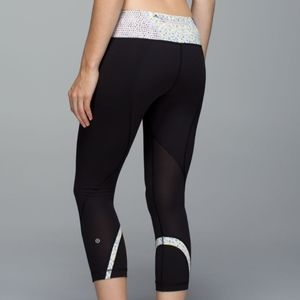 LULULEMON Run: Inspire Crop II